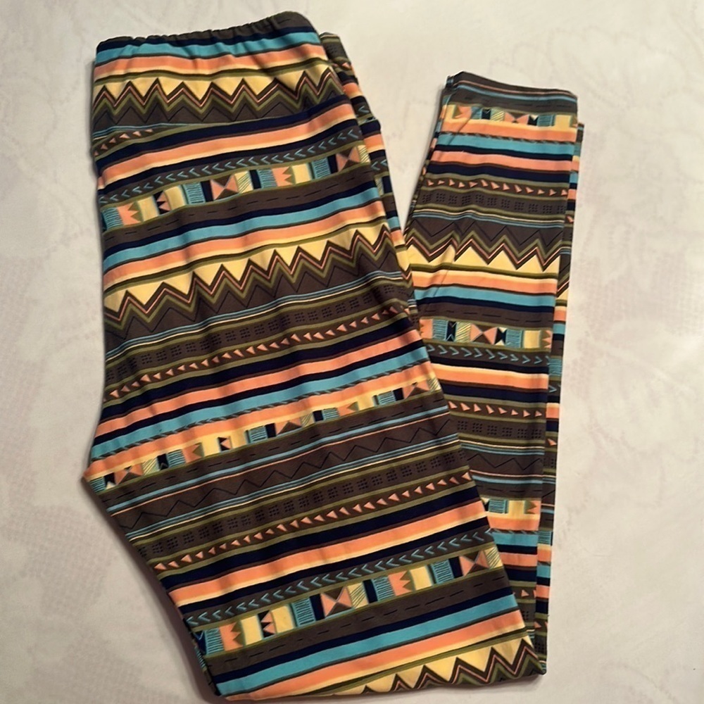 LuLaRoe T/C Aztec Leggings.
